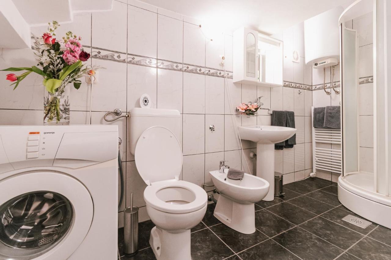 Arya Apartmán